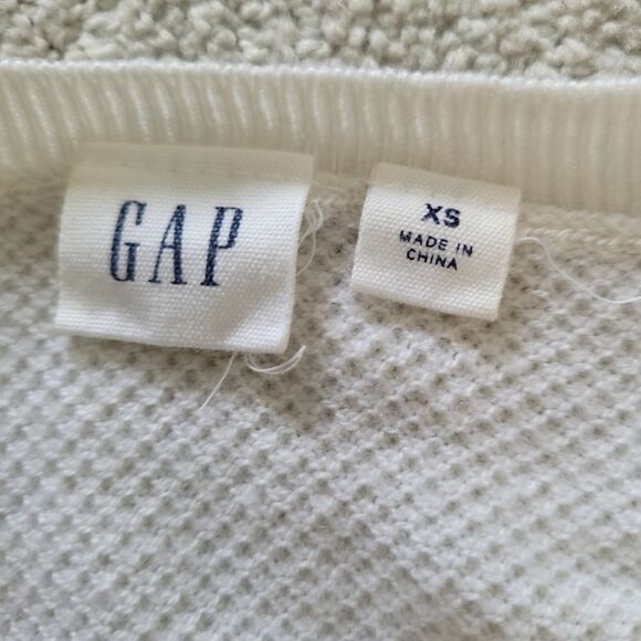 3/$15 Gap White V-Neck Textured Sweater Size XS - Picture 4 of 7